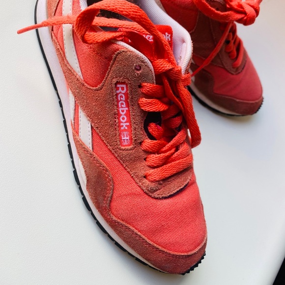 Urban Outfitters Shoes - ✖️Women’s Classic Reebok ✖️